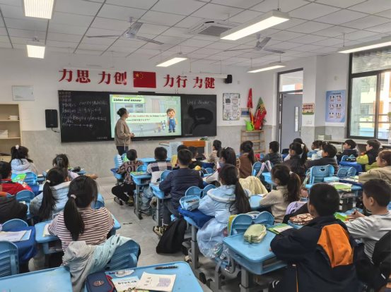 /home/User/桌面/微信图片_20251120150112.jpg微信图片_20251120150112